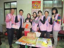 102年2月6日拜訪資助竹東鎮民國小三年級癌童